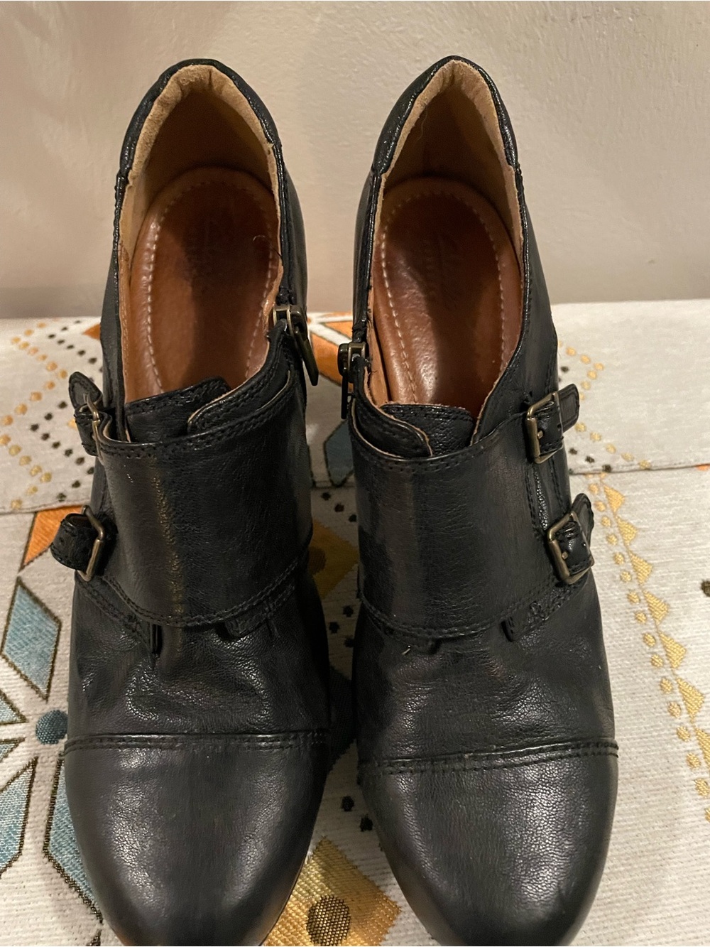 Clarks Black Leather Ankle Buckle Boots Size 10 Used